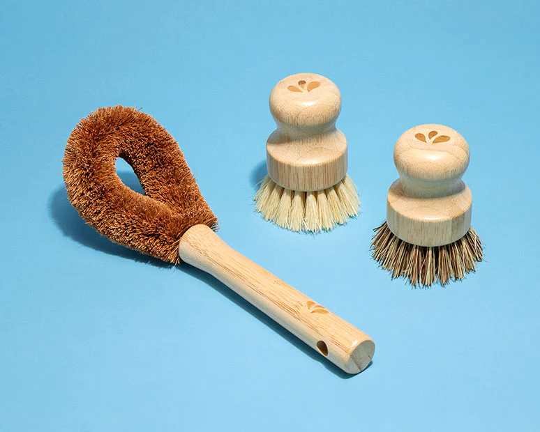 Recycled dish cleaning set of brushes