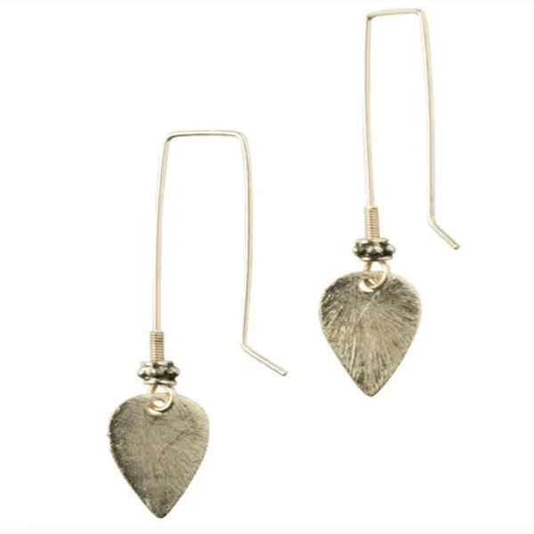 Sustainable earrings in an oval shape made in India