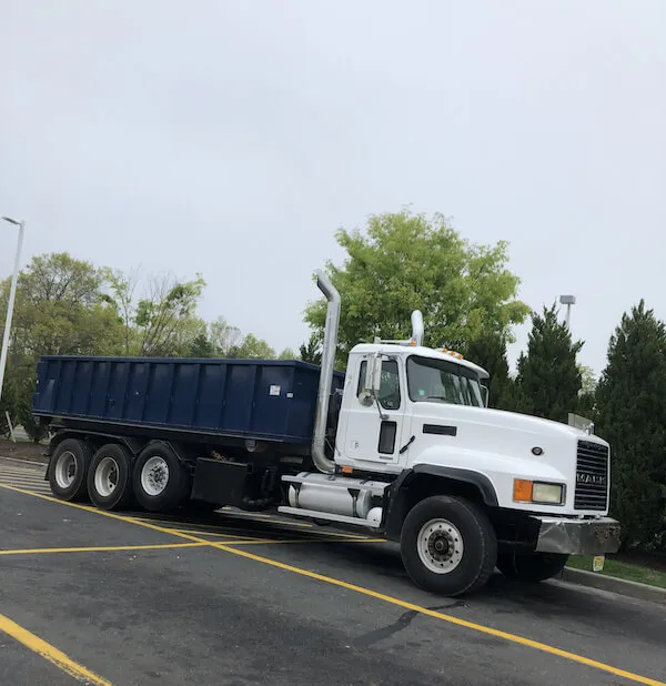 Image of a dumpster truck in Hillsborough County