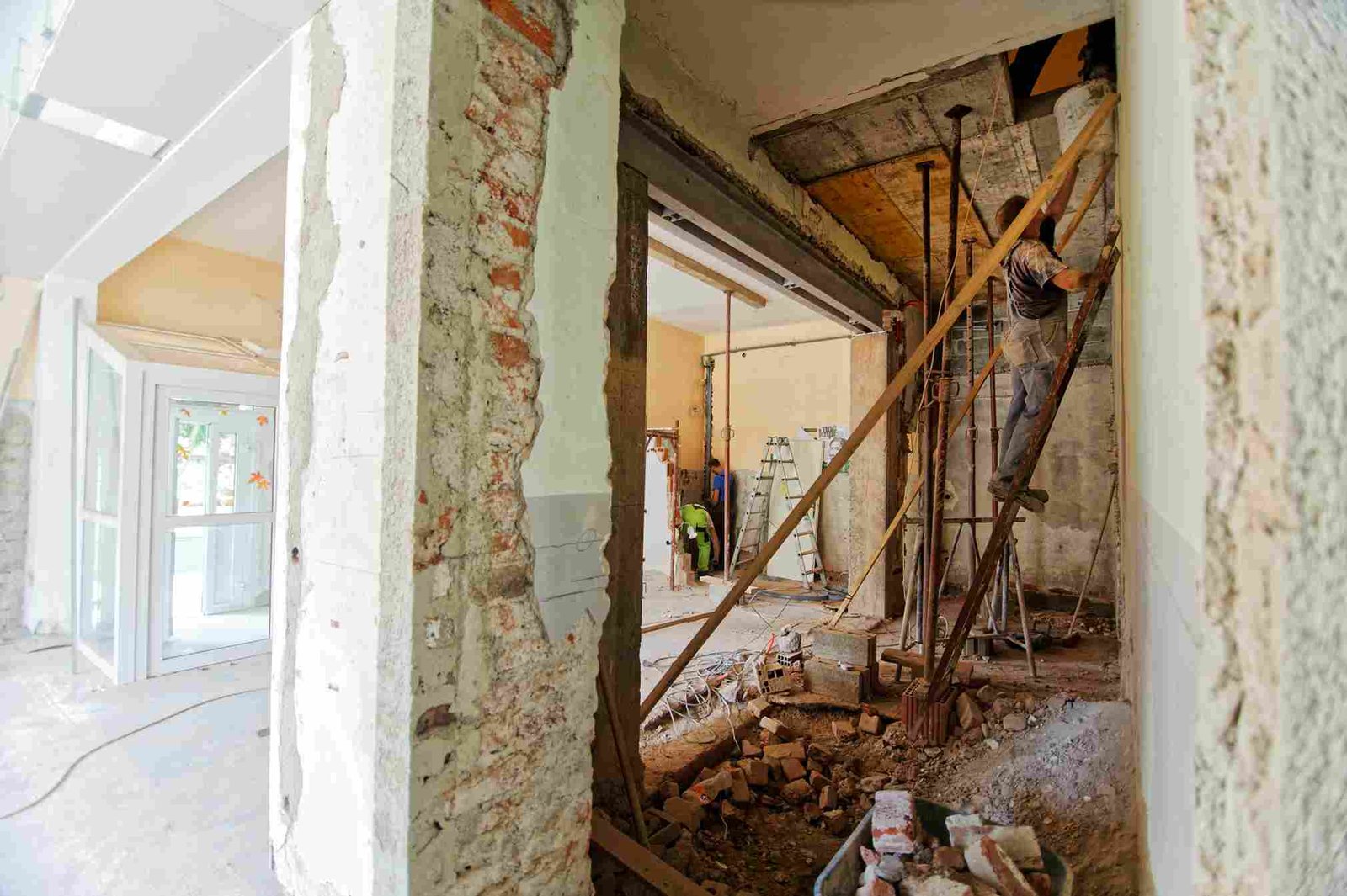 Home under construction 